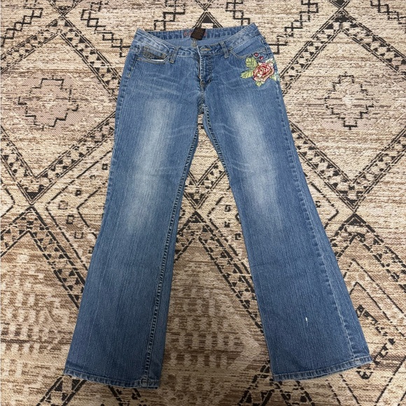 Embroidered Blue Jeans for Women - Picture 5 of 5